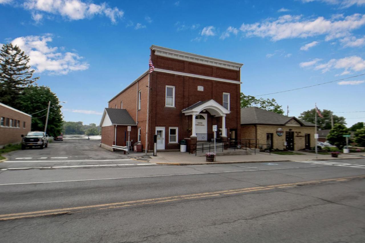 Webber Hotel Lyndonville Экстерьер фото