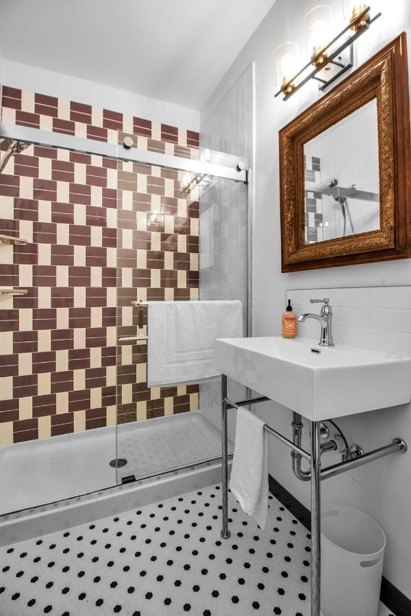 Webber Hotel Lyndonville Экстерьер фото
