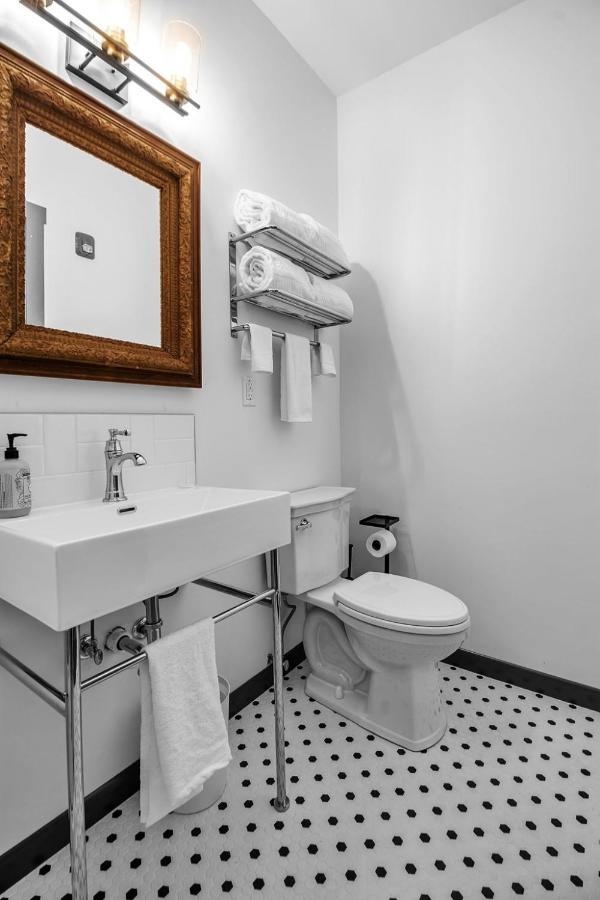 Webber Hotel Lyndonville Экстерьер фото