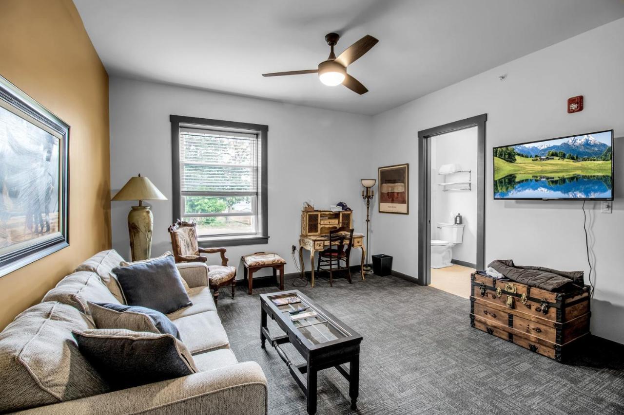 Webber Hotel Lyndonville Экстерьер фото