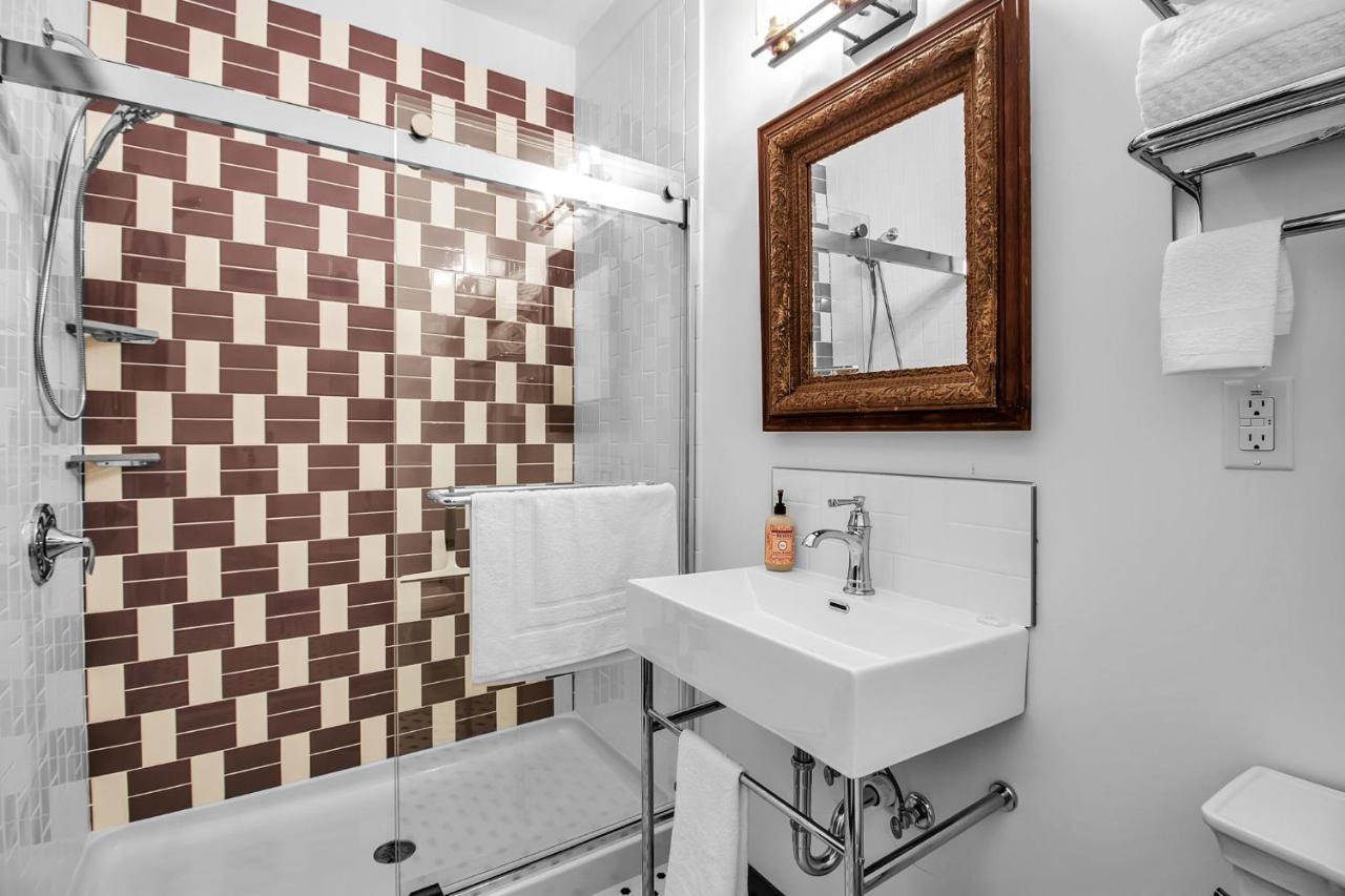 Webber Hotel Lyndonville Экстерьер фото